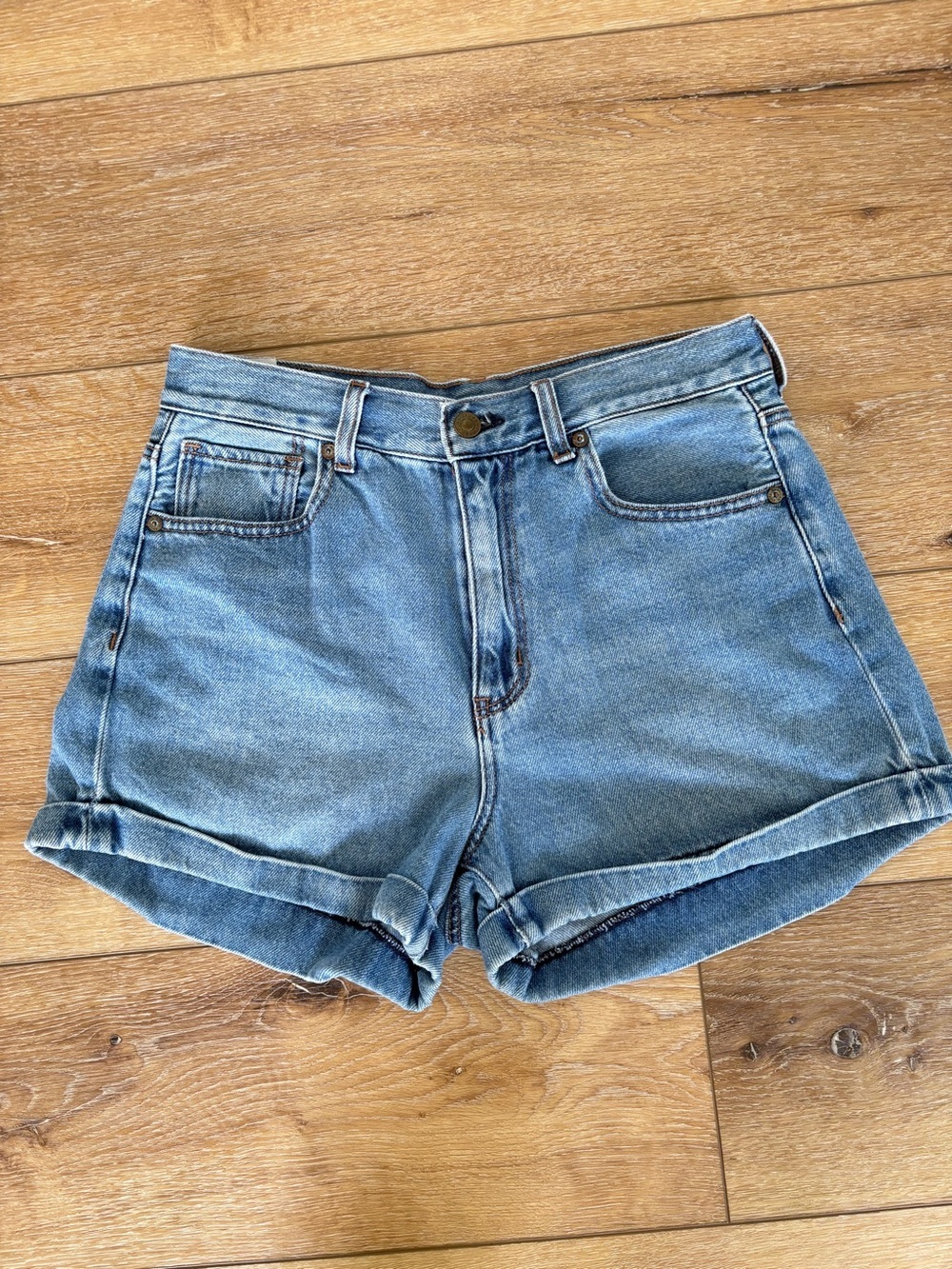 American Eagle Mom Shorts Womens Size 6 Denim Jean 90's Rolled Hem